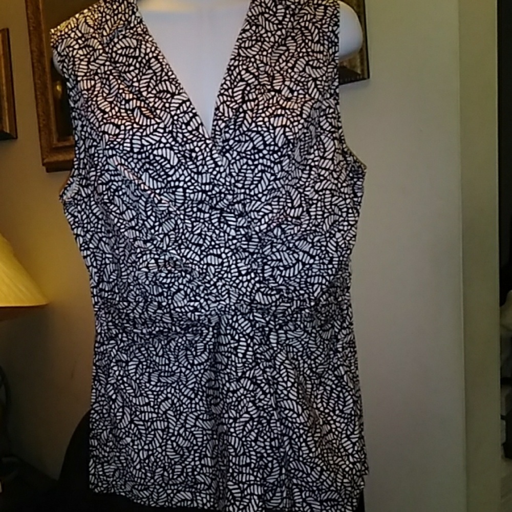 NYC Sleeveless Blouse Black White Size L